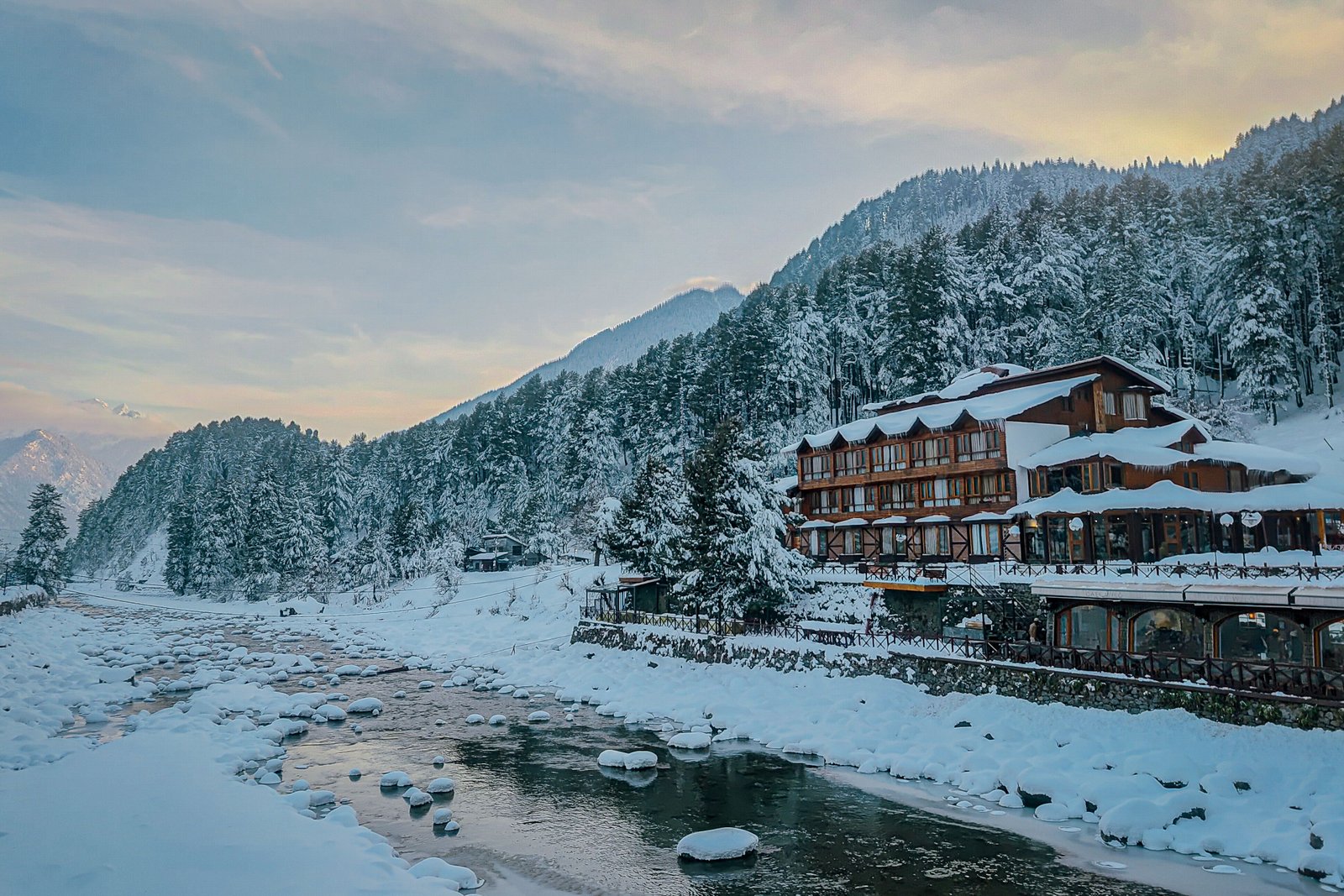 Kashmir Paradise 5N / 6D  Package From Delhi - Image 2